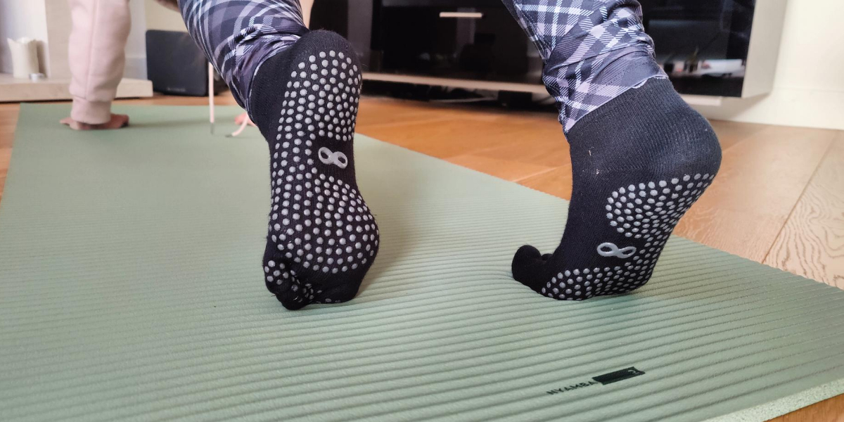 Pilates Socks Blog Header 1200x600 px